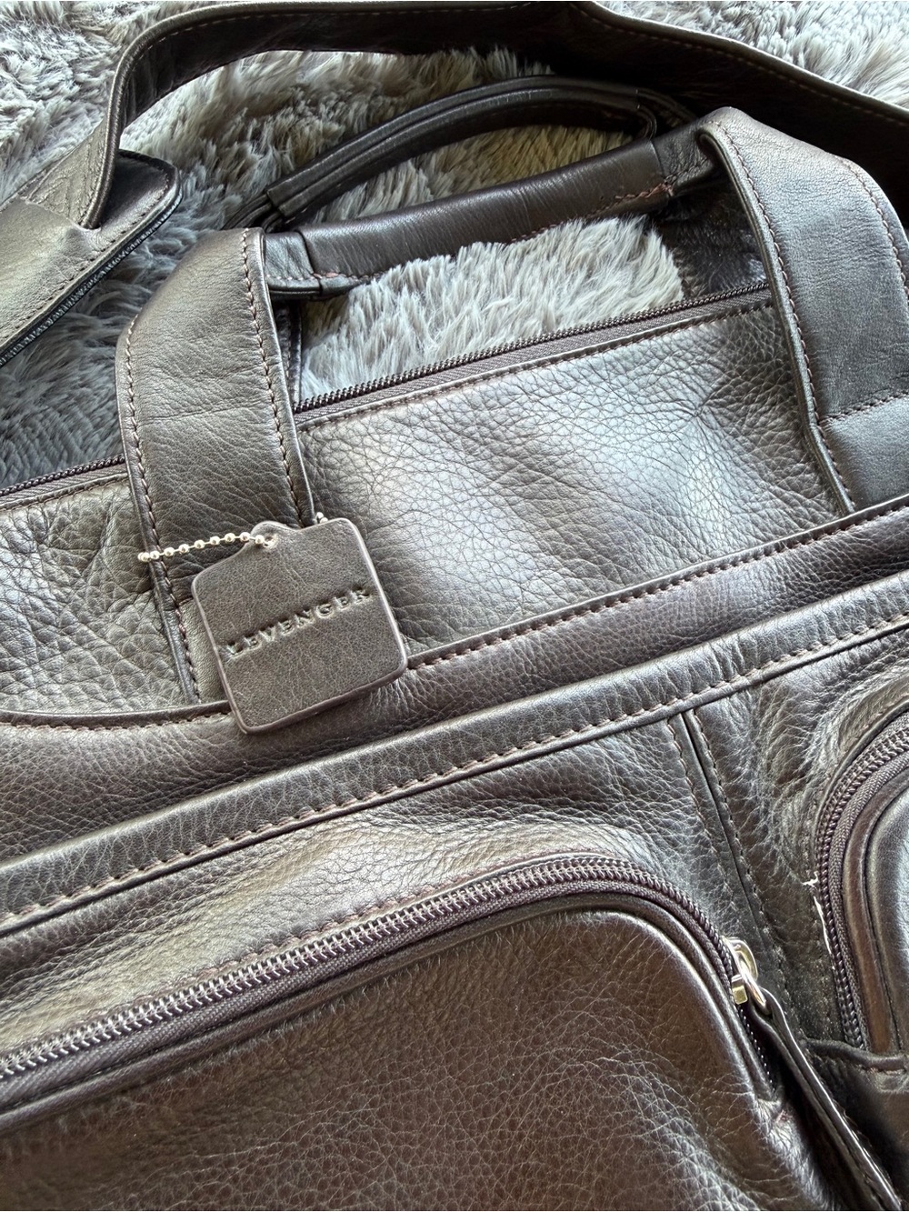 Levenger Laptop Messenger Bag Briefcase Brown Pebbled Leather Crossbody Shoulder - Picture 2 of 16